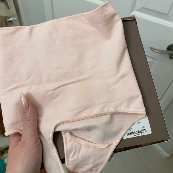 Rose Quartz Skims Core Control Thong Shapewear - Picture 5 of 6